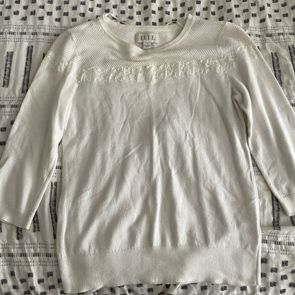 Elle size small, cream sweater